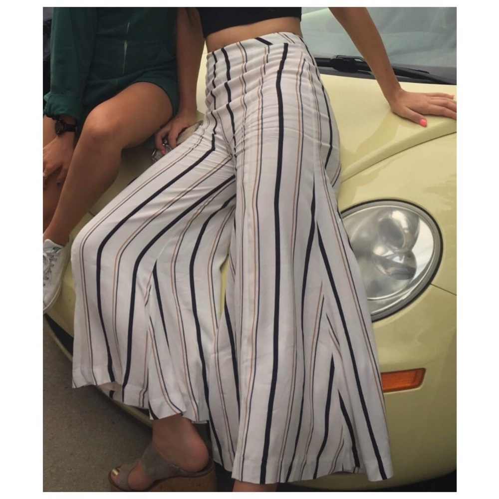HIGH WAISTED FLOWEY STRIPPED PANTS